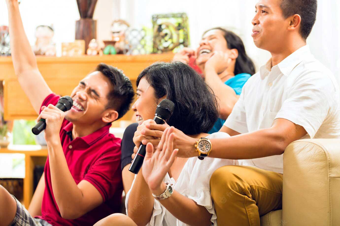 How to plan a karaoke party at home?