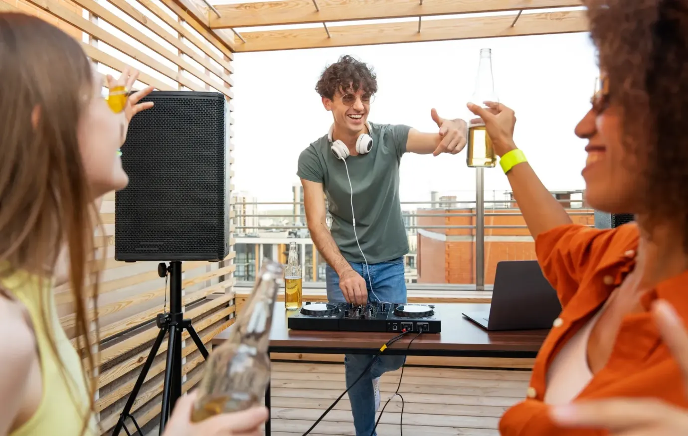 Analog (Mechanical) vs Digital Mixers: What’s the Difference and Who Should Choose Which?
